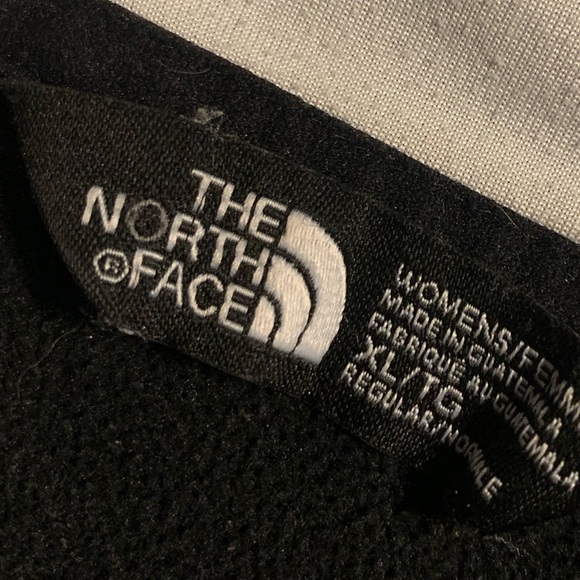 The NorthFace Dry-Fit Active Hoodie - Picture 7 of 7